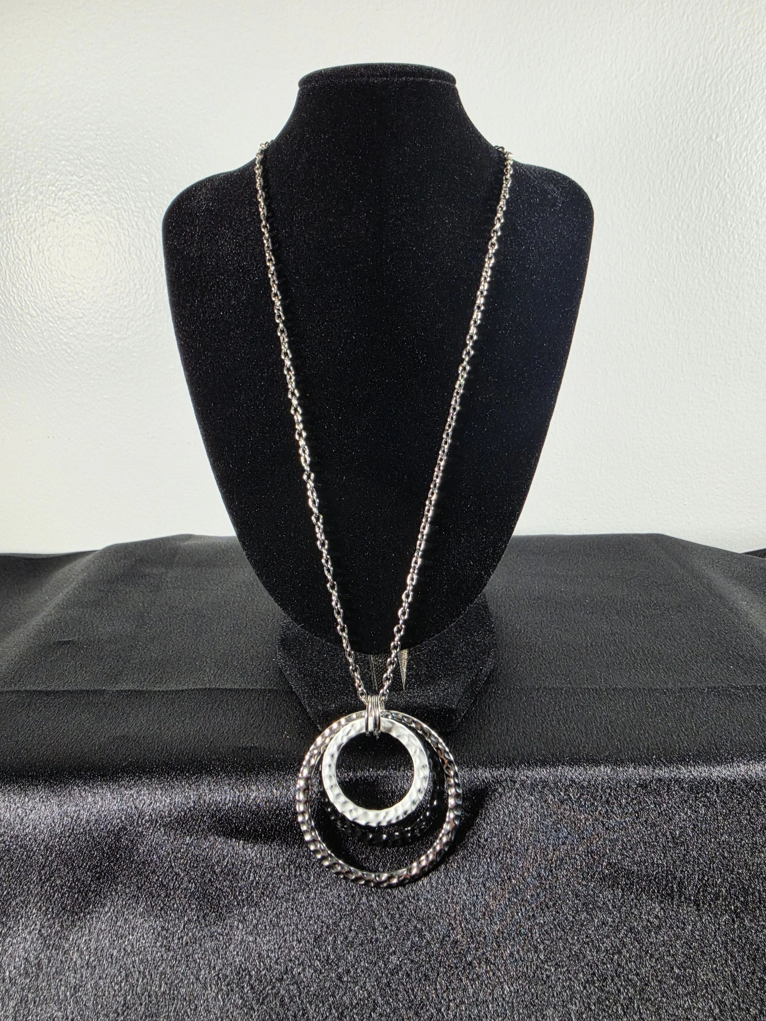 Silver Triple Circle Pendant Necklace