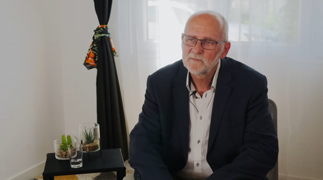 Didier : « On n'accouche personne. C'est la femme qui accouche, et le bébé. »
