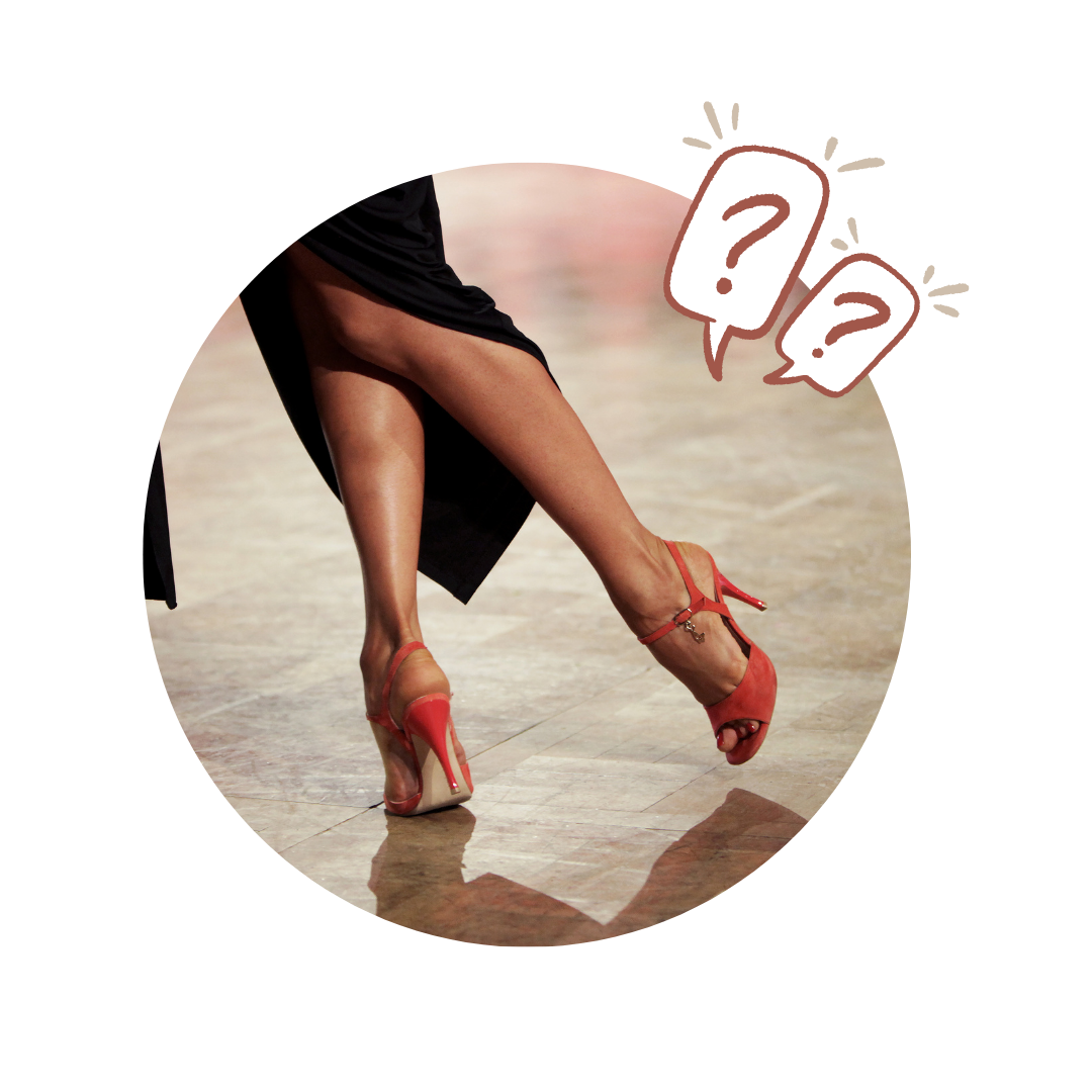 Pieds de danseuse en talons rouges, portant une robe noire, en mouvement sur une surface en bois, avec des bulles de question en dessin autour.