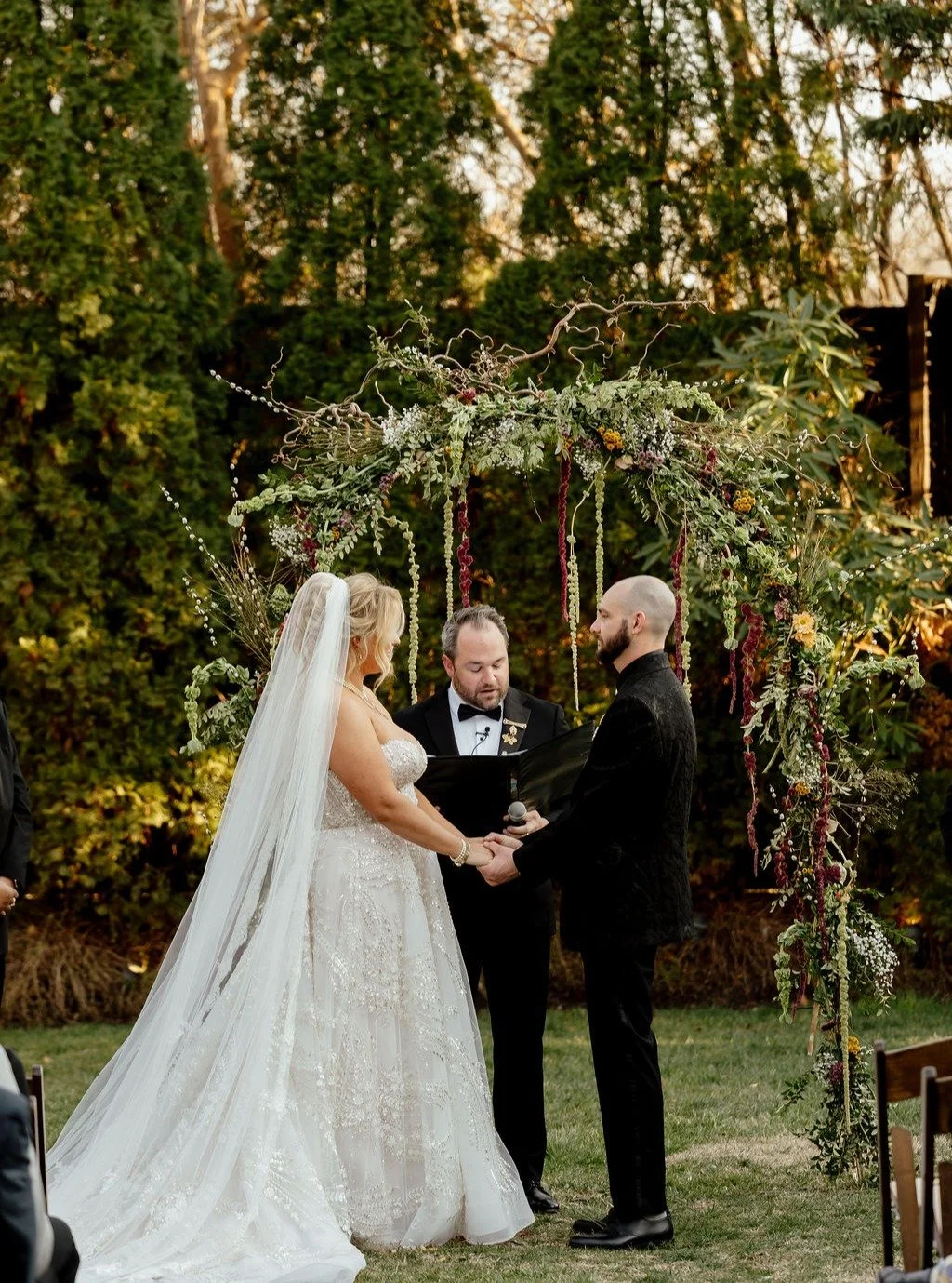 Sami + Dan's perfect early spring day!💐

@thecordelle 
@glenaigilbertphoto 
@import.flowersnashville 
@southerneventsonline