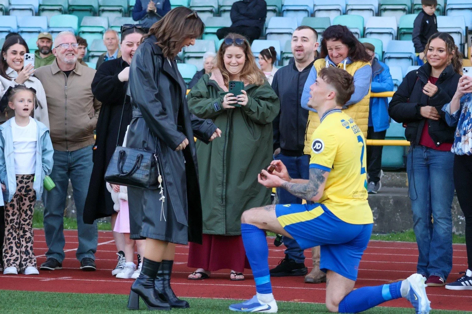Congratulations to @mikeygeorge99 who proposed to his partner at the final game of the season.