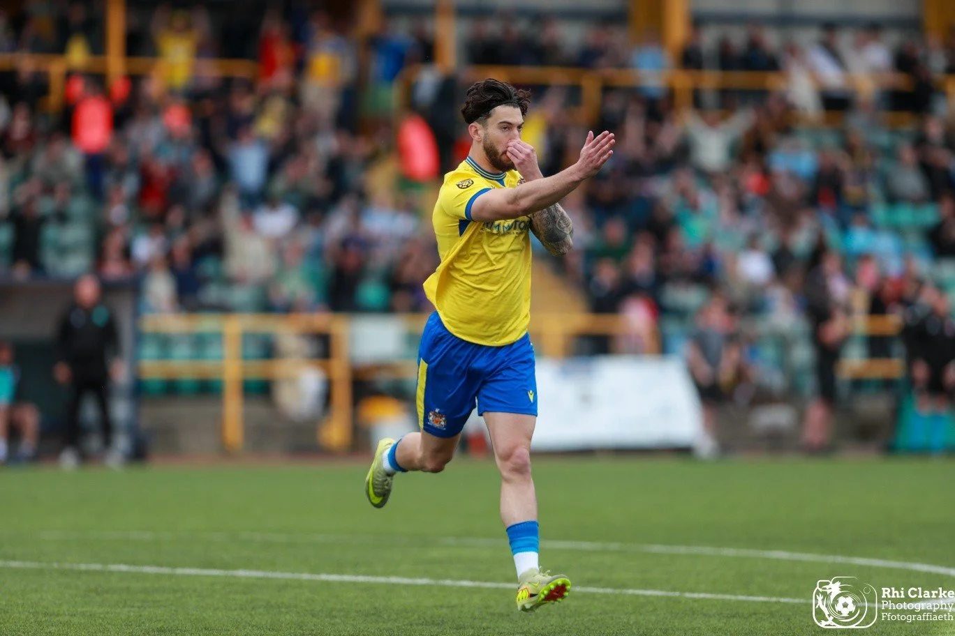 @barrytownunited go 1-0 thanks to a sensational goal from @_olliehulbert