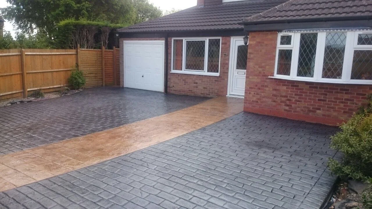 MAT - Old Englysh Cobblestone. CSH- Charcoal. RA- Charcoal..jpg