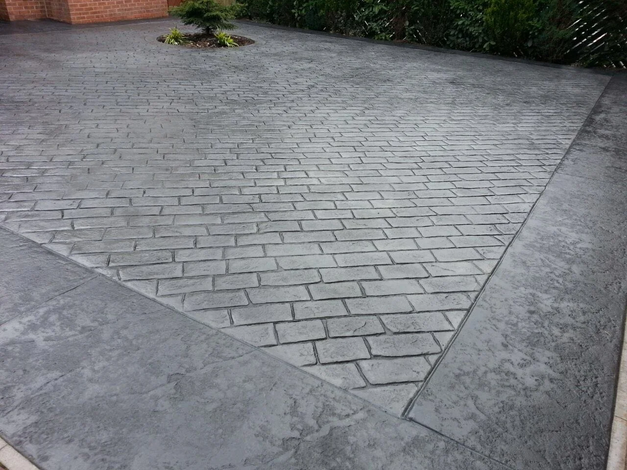 MAT- Old Englysh Cobblestone & Ceasar Stone Textured Skin Border. CSH- Steel Grey & Charcoal. RA- Charcoal. B After.jpg