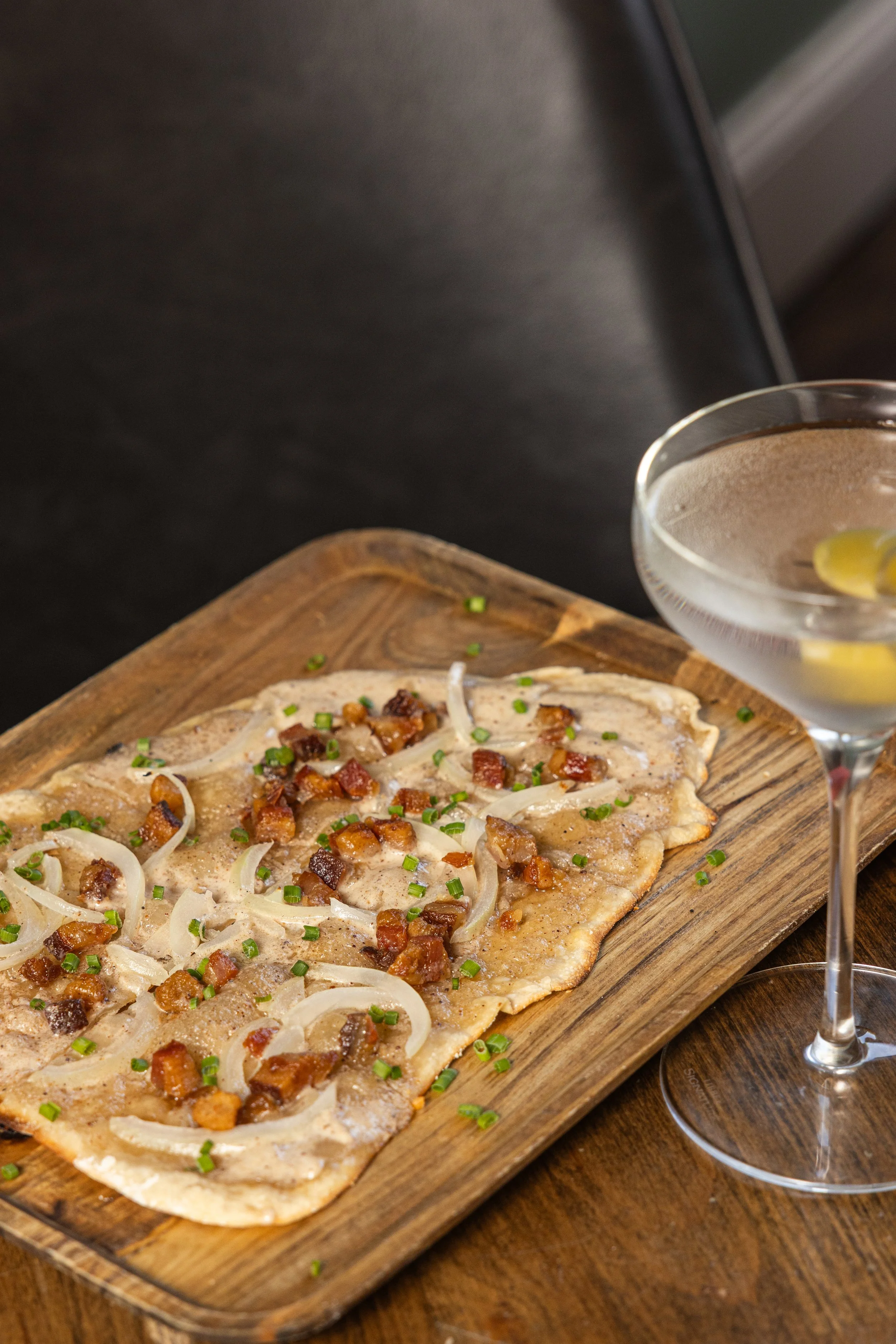 FLAMMEKUECHE
Crème fraîche, onion and lardons · Alsace
