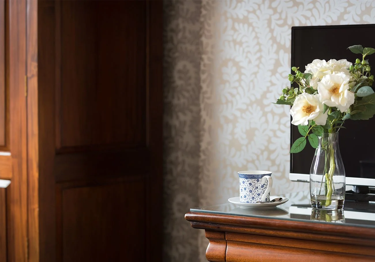 Red Squirrel Bedroom 1 Flowers.jpg