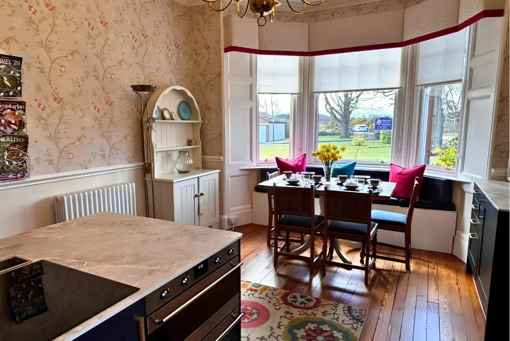 breakfasting-kitchen-pinewood-self-catering.jpg