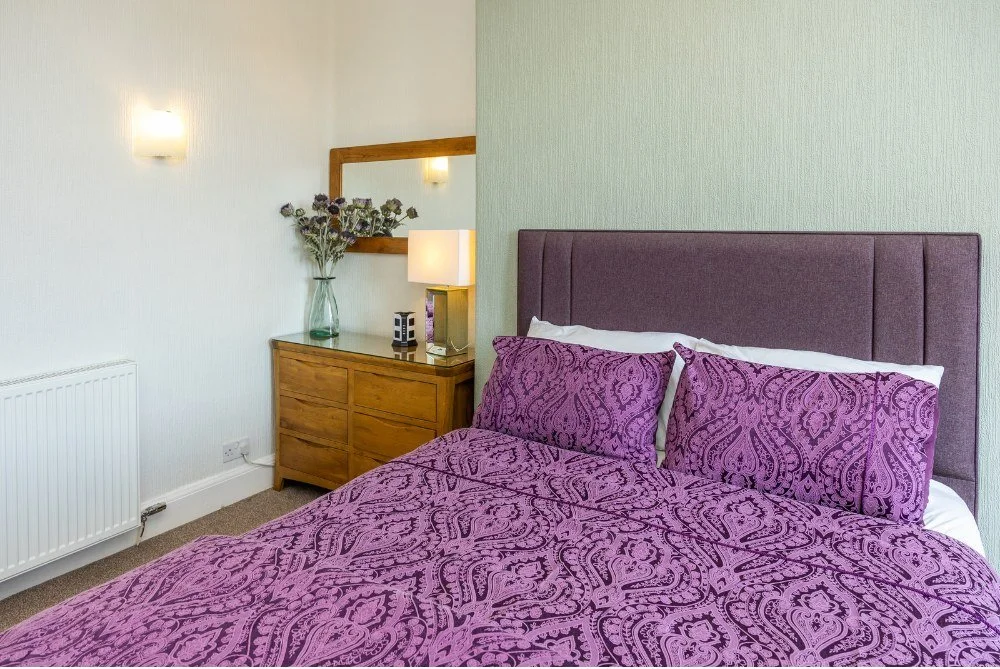 double-bedroom-mirror-pinewood-country-house.jpg