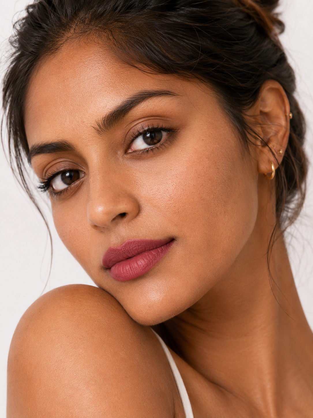 indian female model  dusty rose lipstick.png