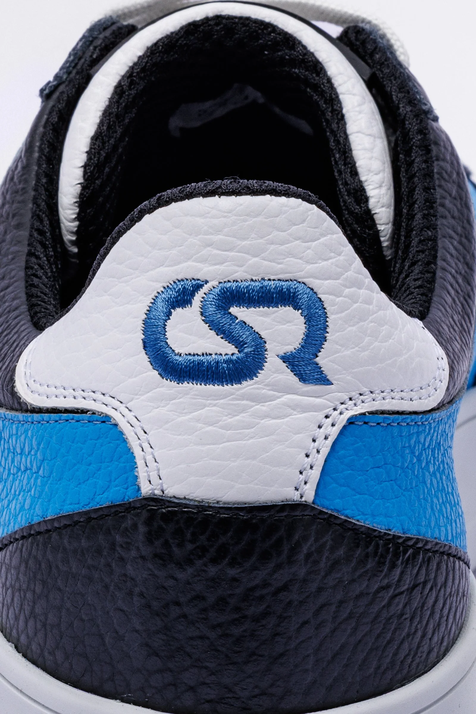 CSR_shoes_251203_016.jpg