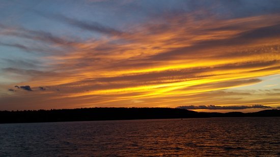 🌅 Top Sunset Spots on Lake Winnipesaukee