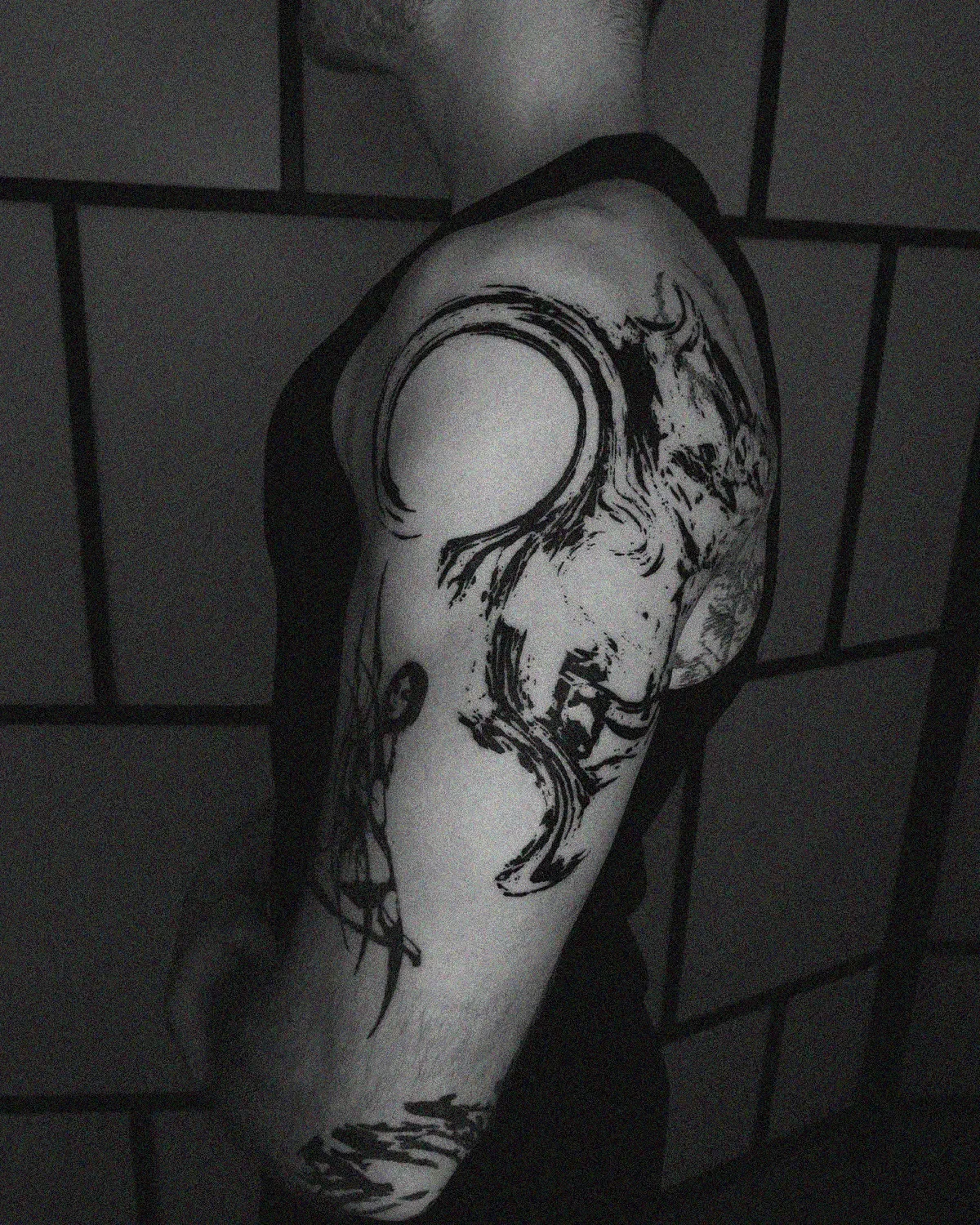 Dynamic circular tattoo on shoulder. Symbolic blackwork by ghost.of.catharsis.