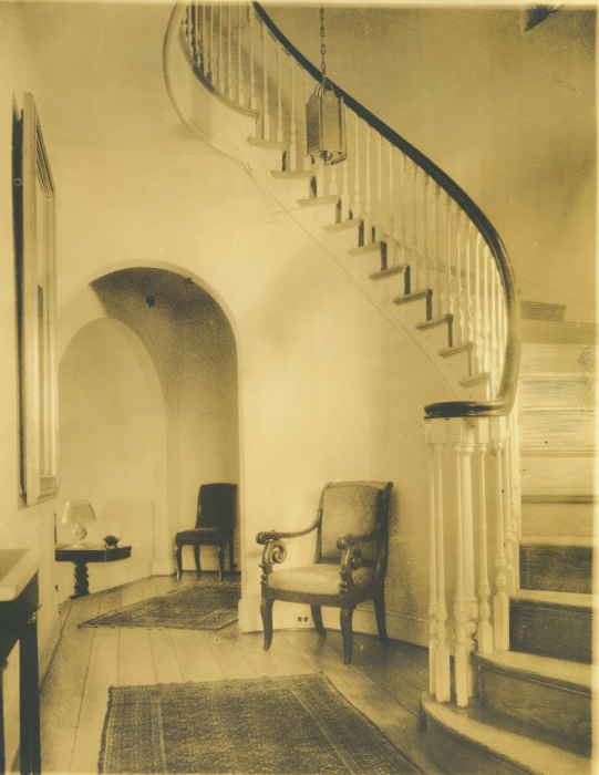 Winding staircase.png