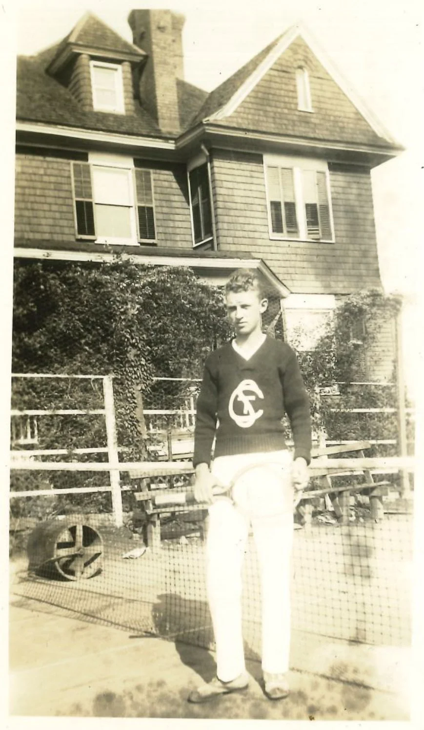 07d_young_man_sweater.jpg