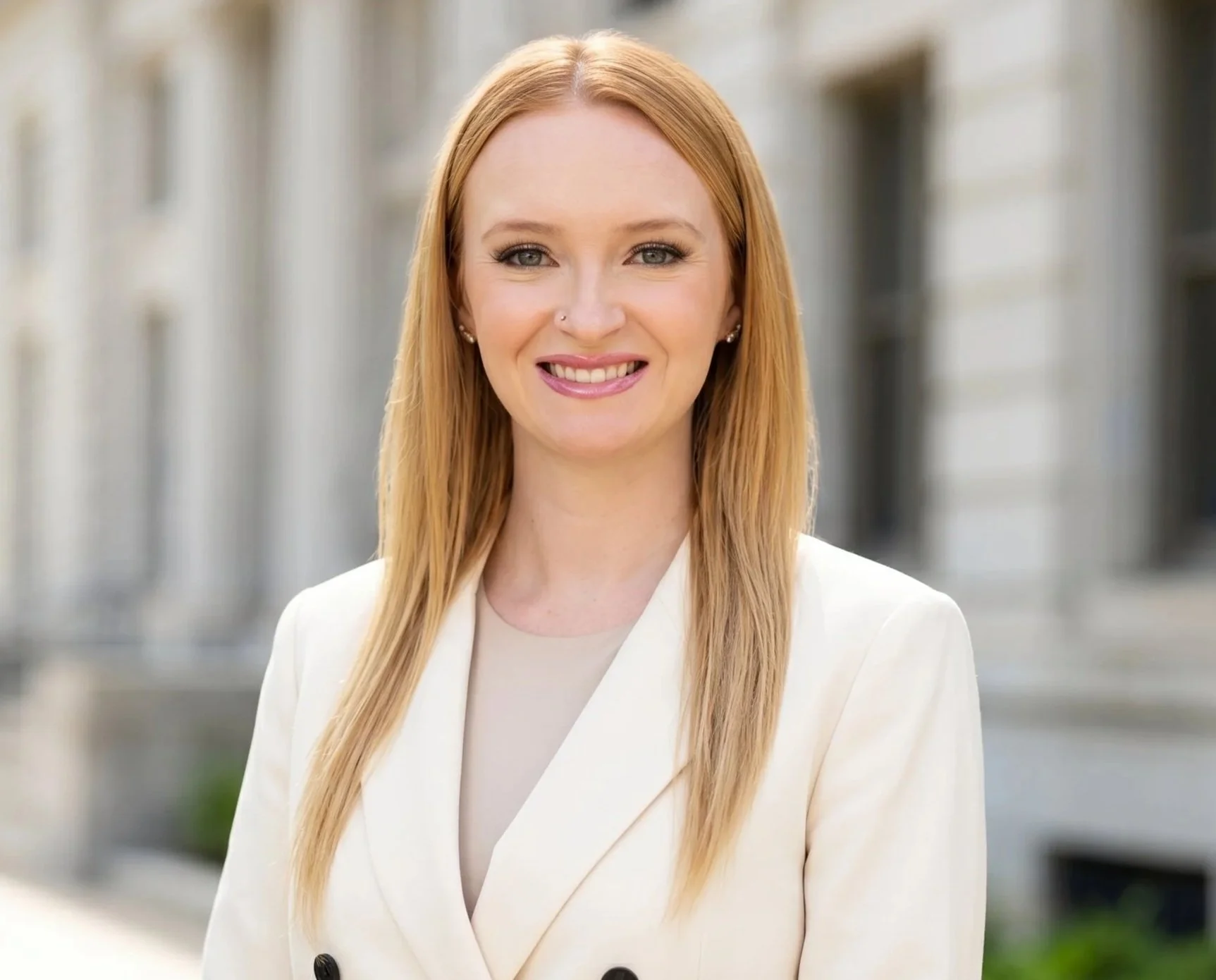 Headshot Photo of Taylor Dunaway