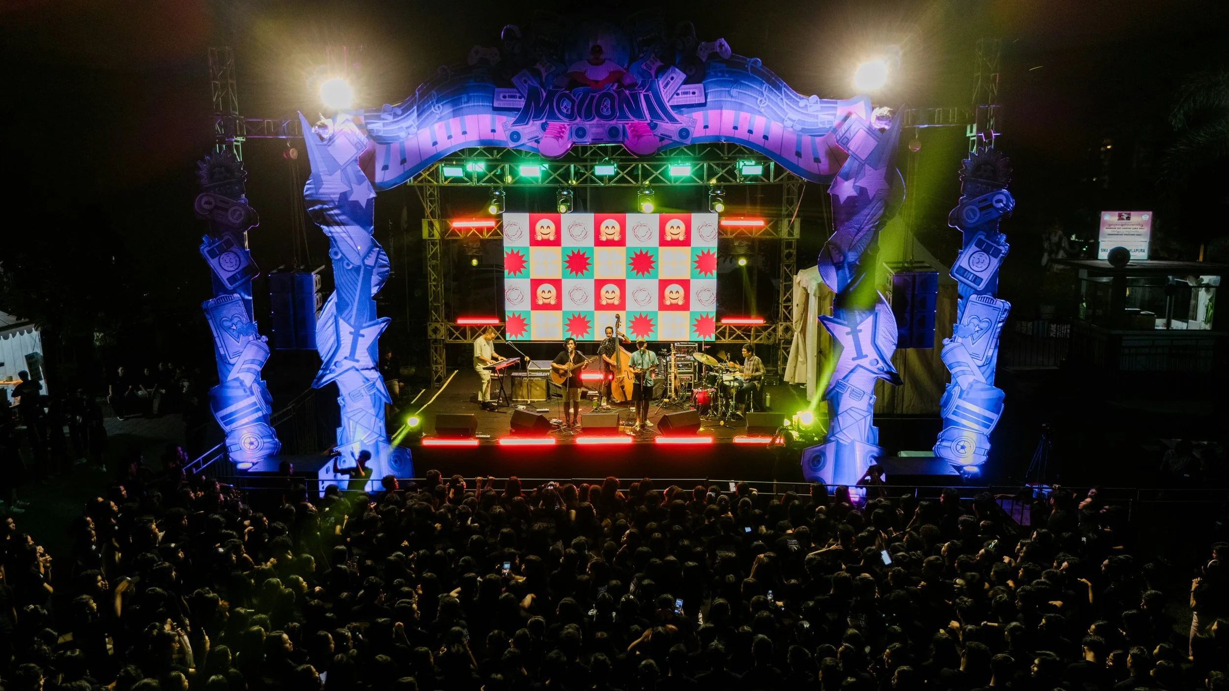 galih-jelih-xZlTDg-3PrI-unsplash (1).jpg