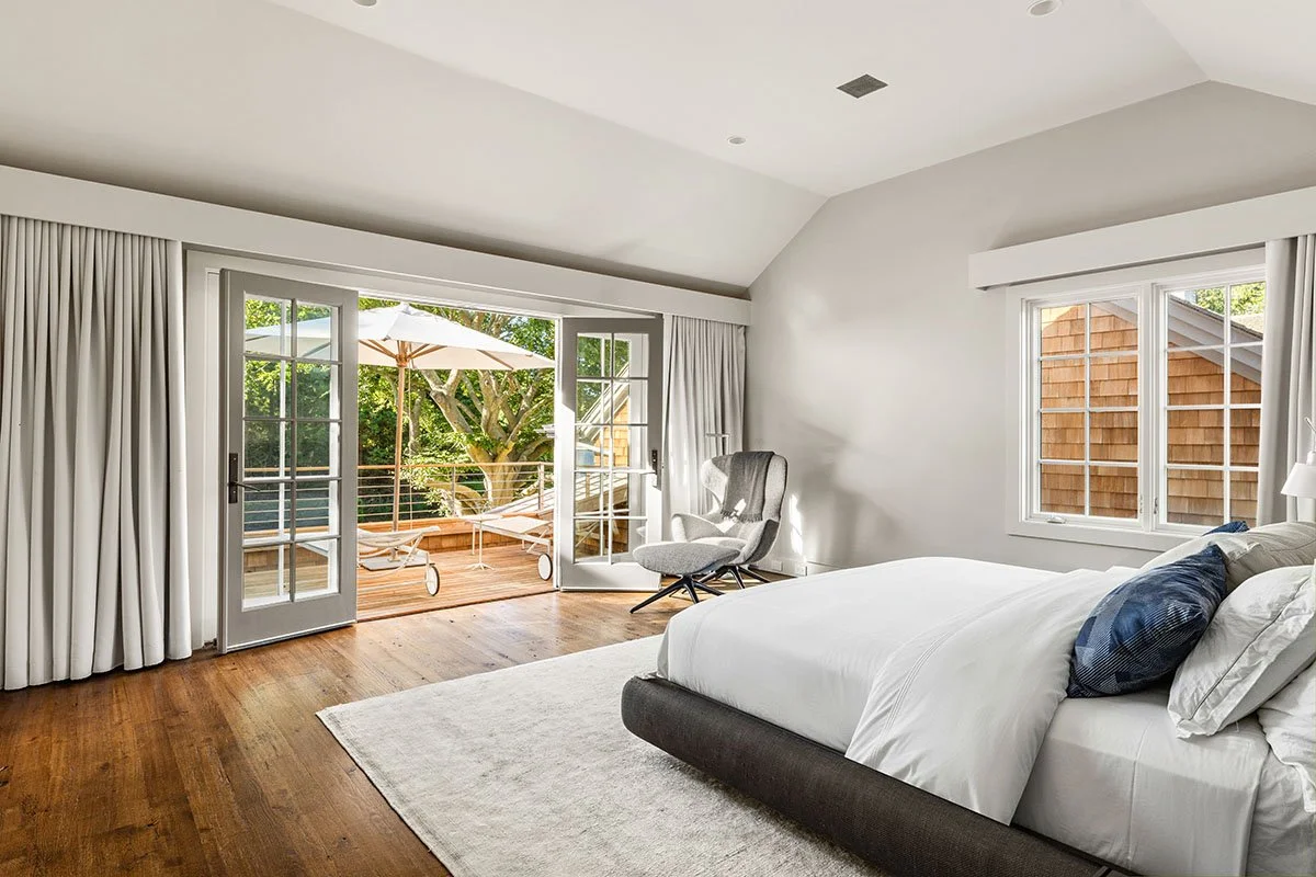 675_PaulsLane_Bridgehampton-PrimaryBedroom1.jpg