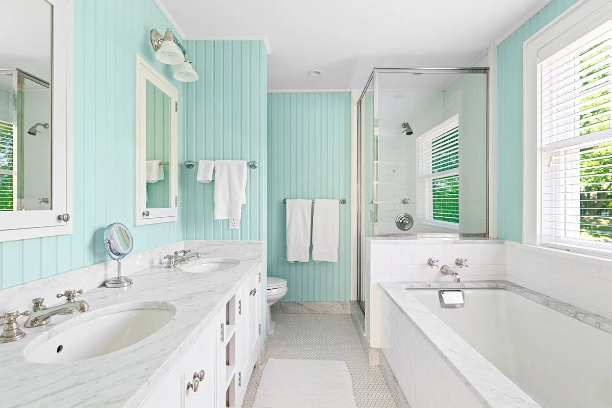 15_HitherLane_EastHampton-PrimaryBath.jpg