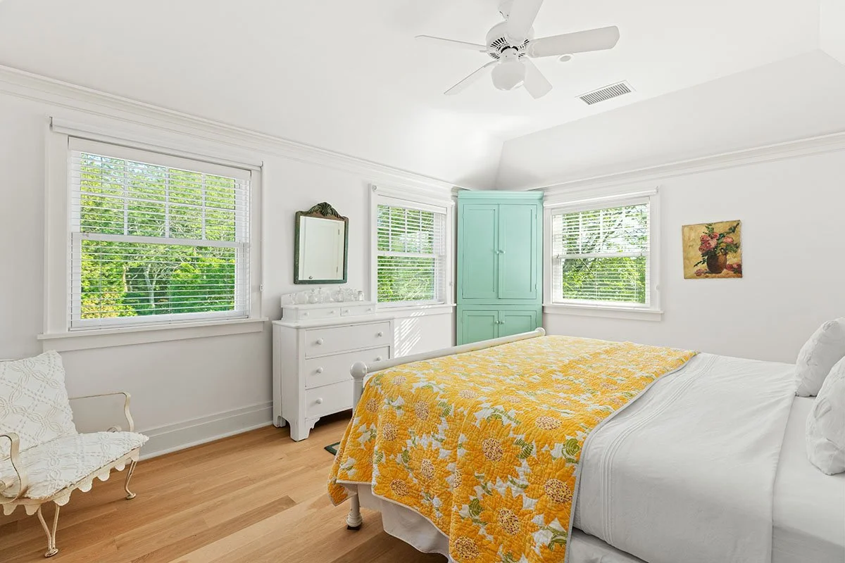 15_HitherLane_EastHampton-PrimaryBed1.jpg