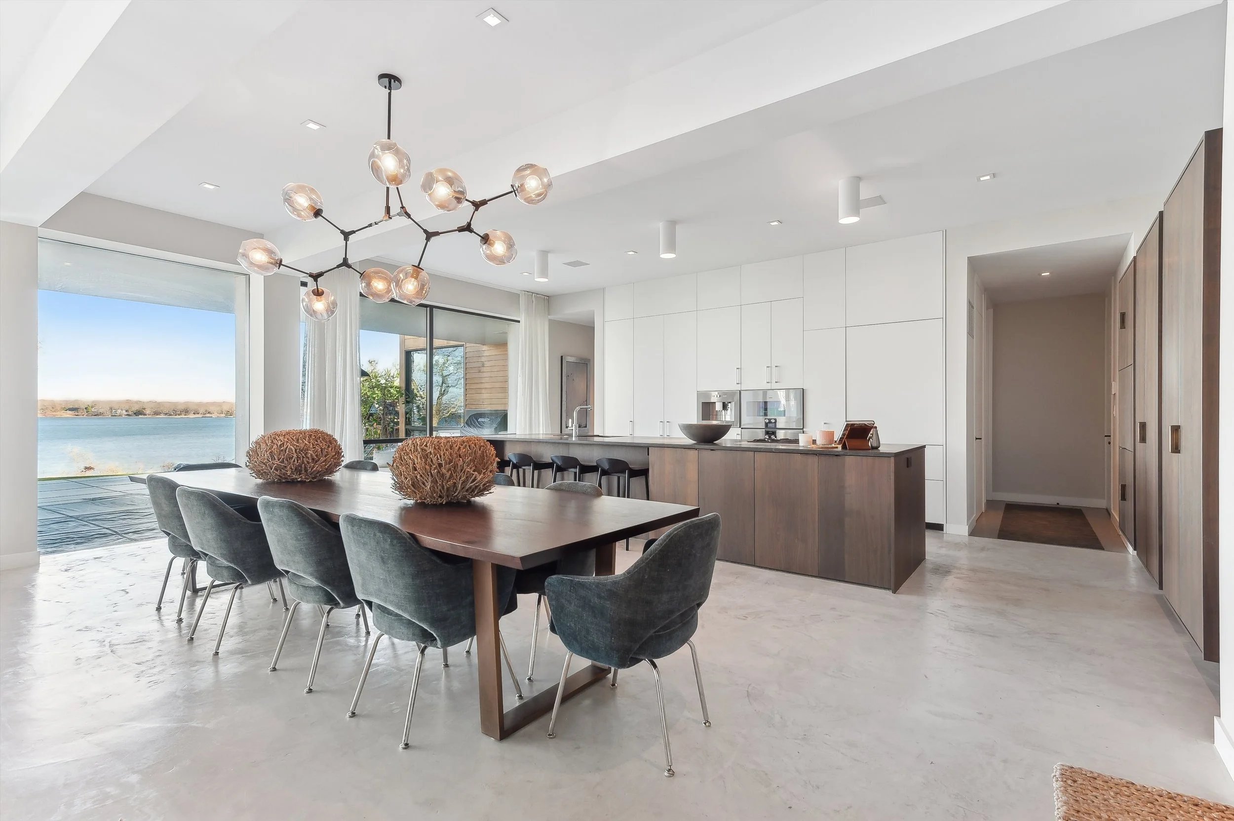 25-90 Oyster Shores Rd, East Hampton-Dining2.jpg
