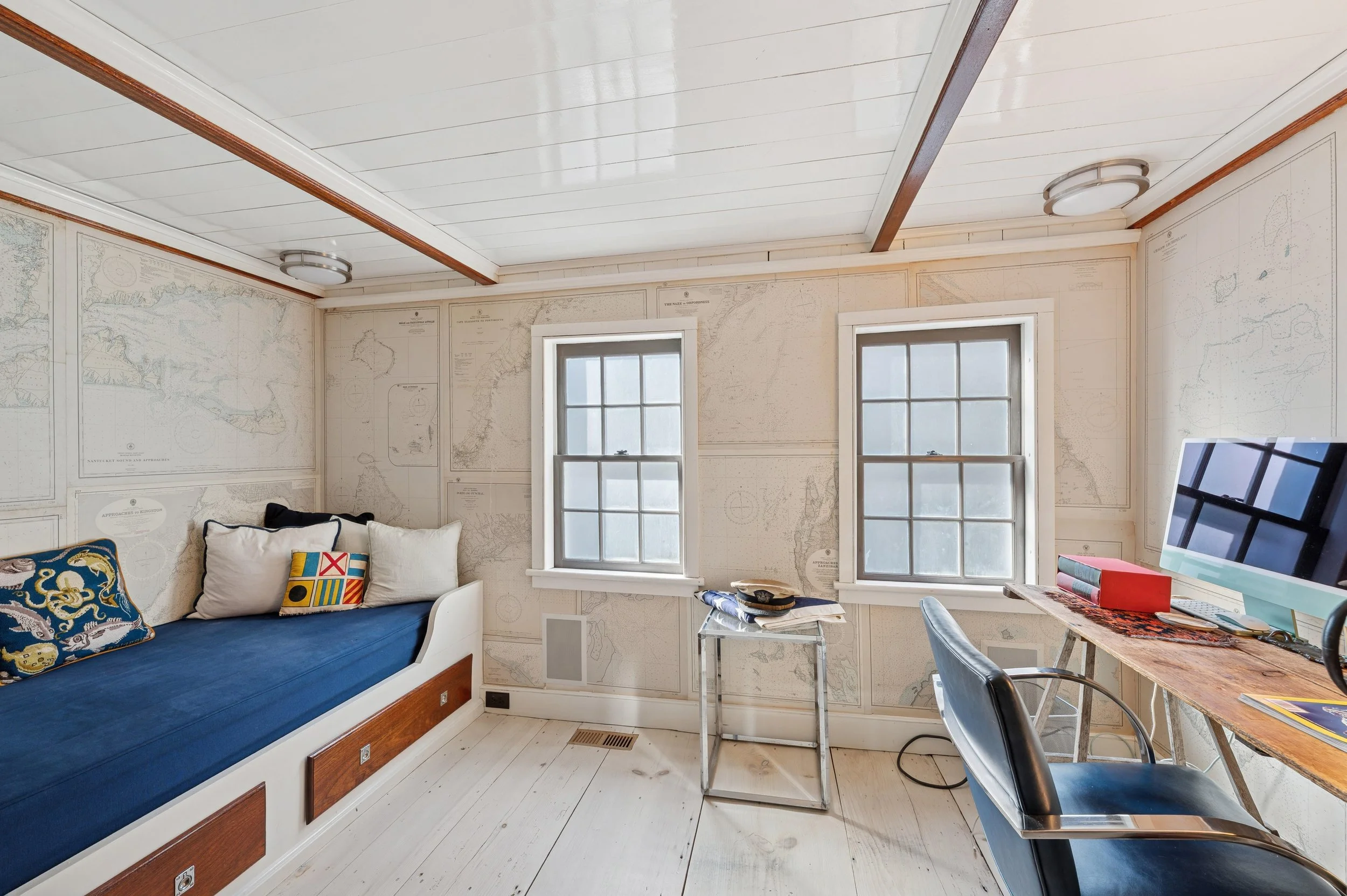 22-96 Madison St Sag Harbor 8938 Office-DayBed.jpg
