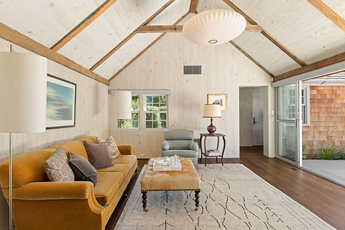 675_PaulsLane_Bridgehampton-GuestCottage-SittingRoom1.jpg