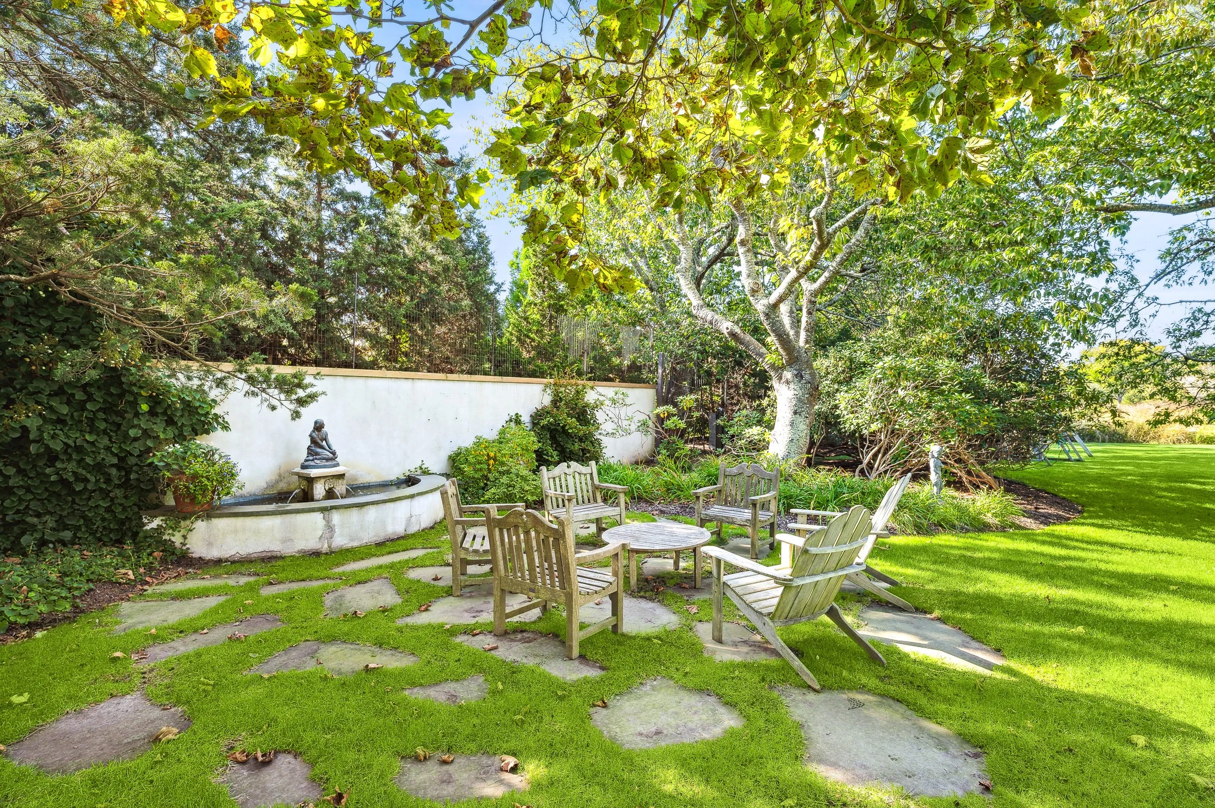 WebRes_08 - 74 Further Ln, East Hampton - Courtyard.jpeg