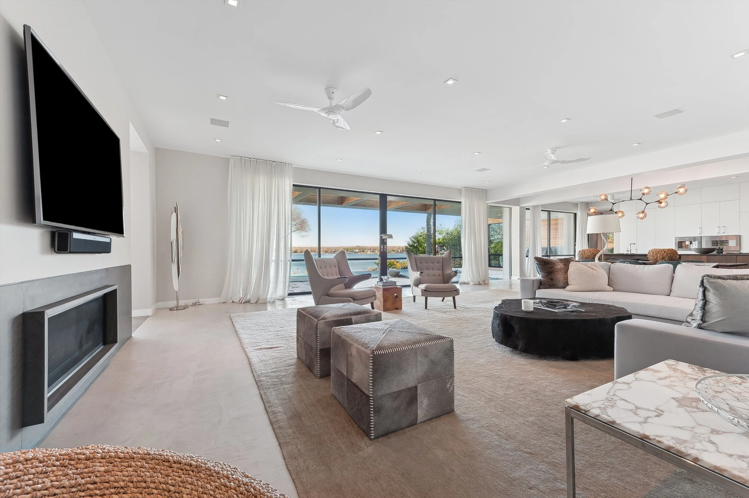 30-90 Oyster Shores Rd, East Hampton-Living3.jpg