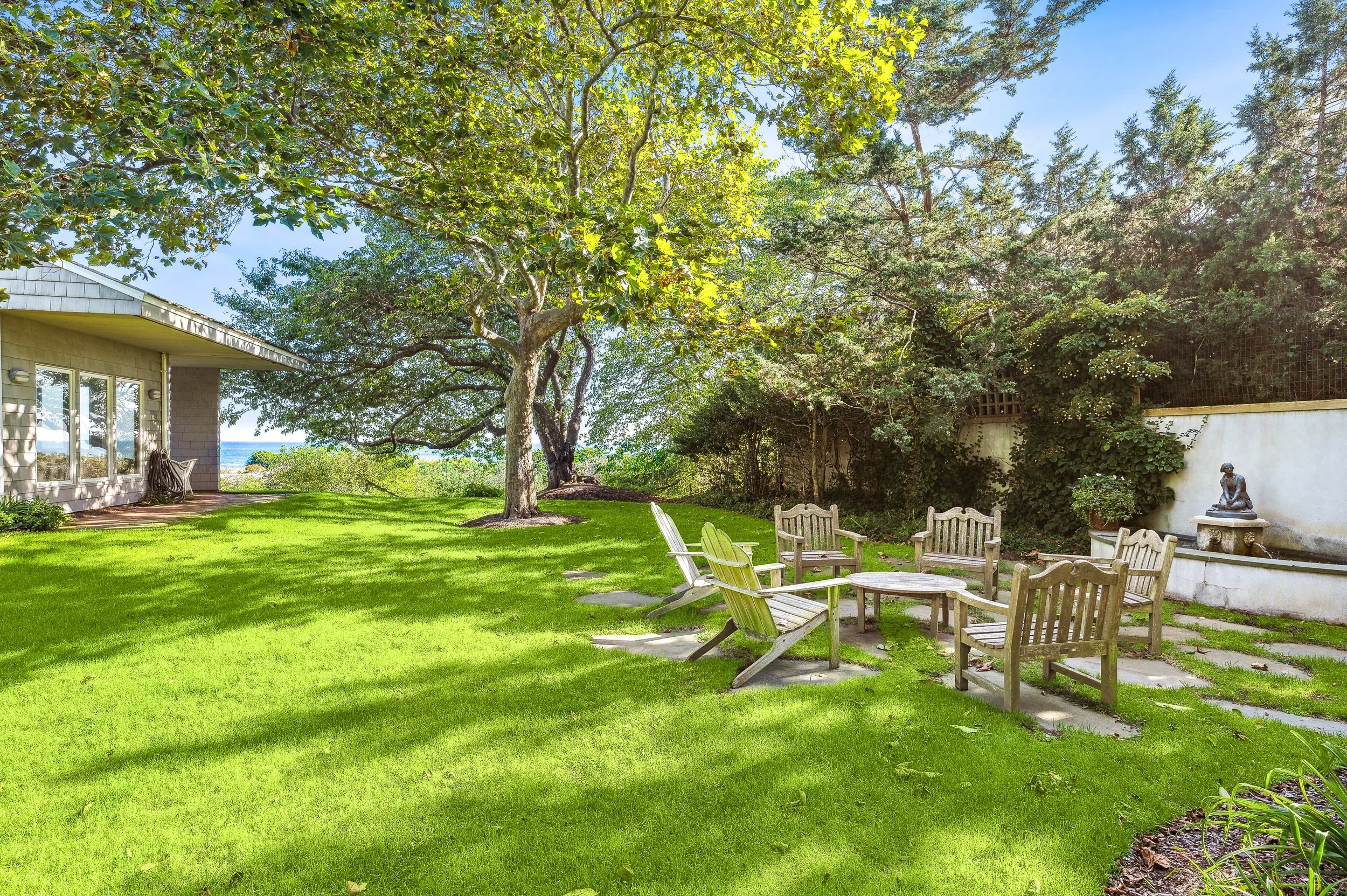 WebRes_07 - 74 Further Ln, East Hampton - Courtyard.jpeg