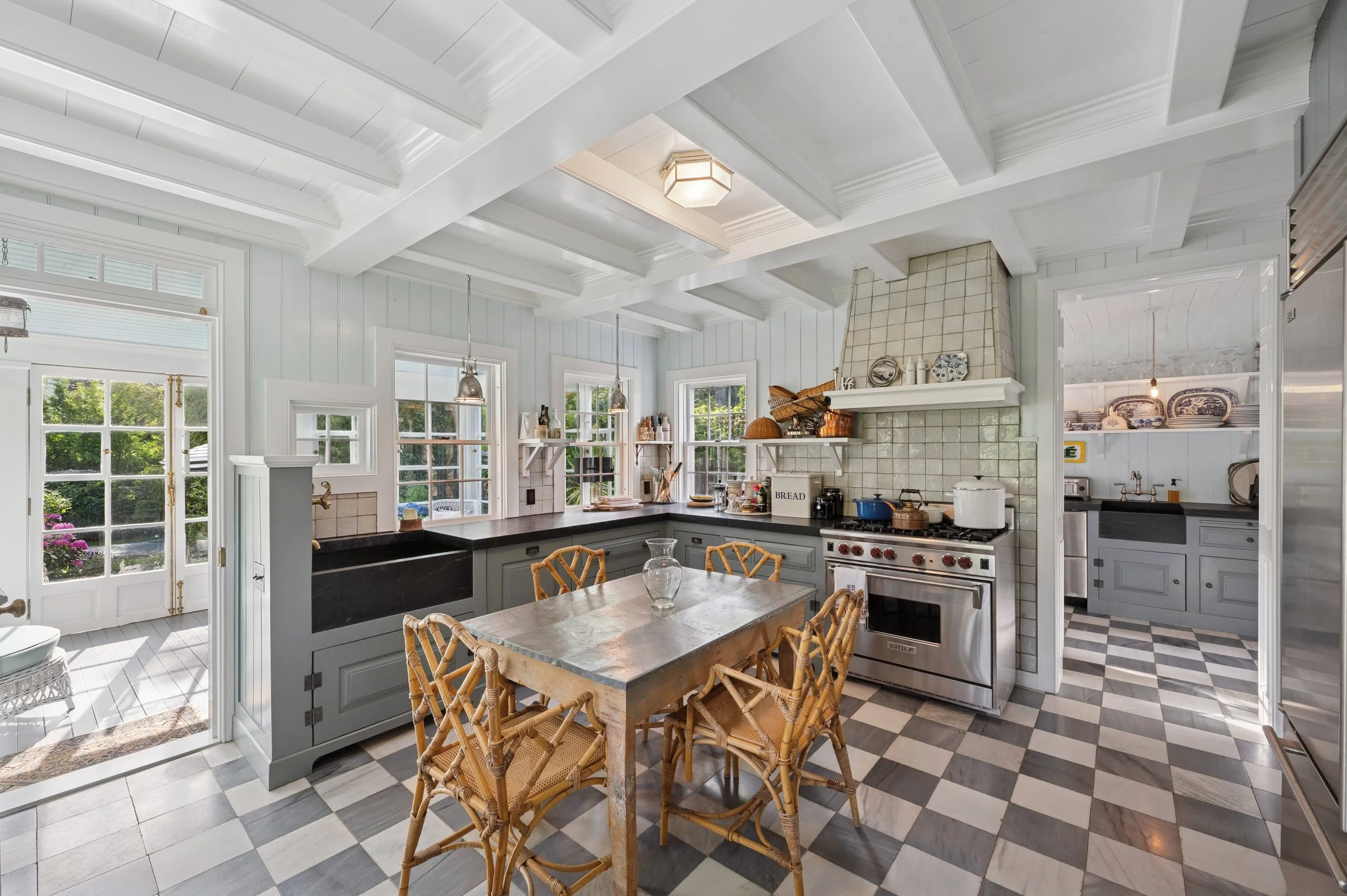 18-96 Madison St Sag Harbor 8858 Kitchen.jpg