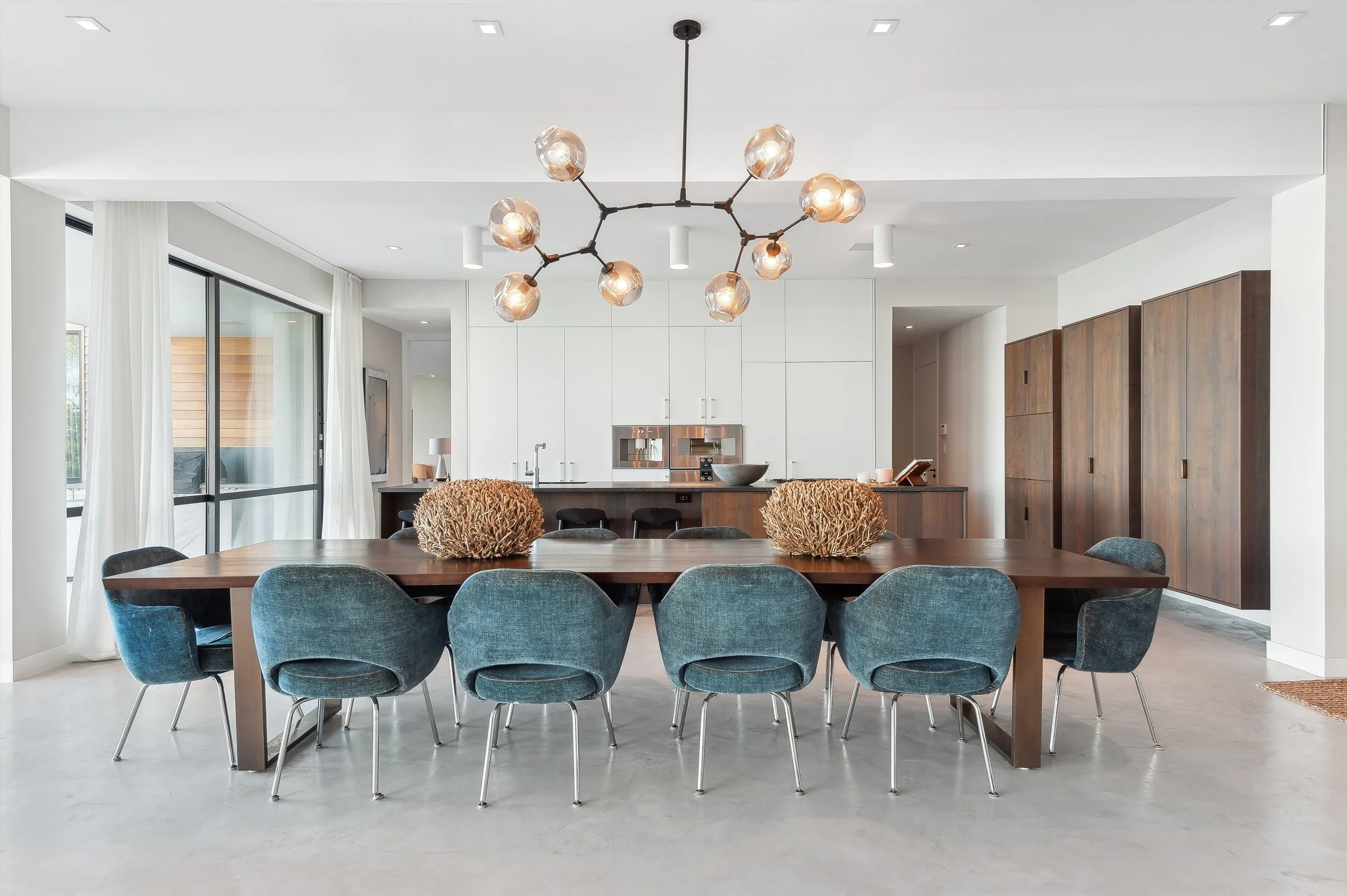 24-90 Oyster Shores Rd, East Hampton-Dining1.jpg