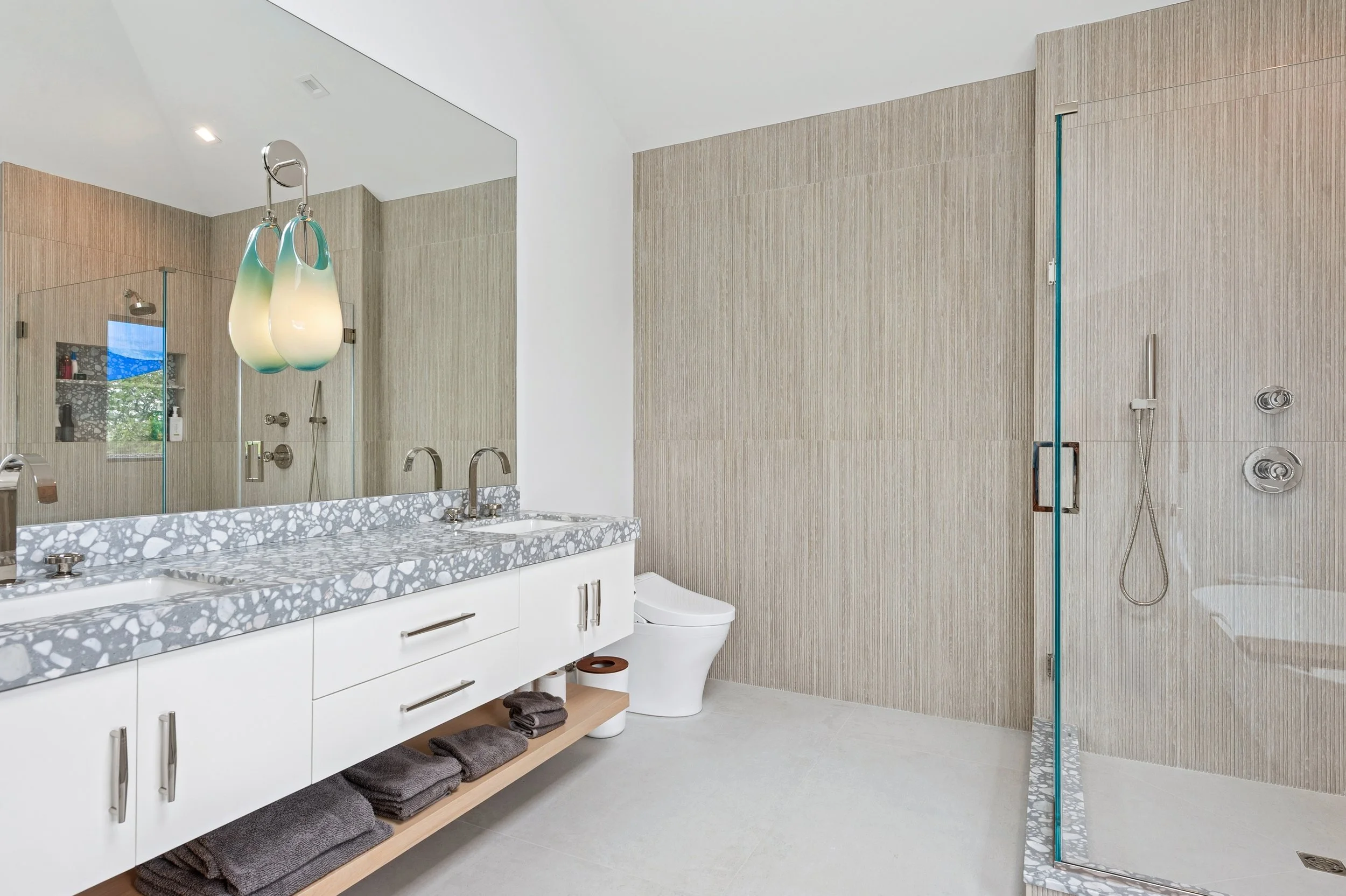 18-799 Halsey Ln, Water Mill-Bath RM-06.jpg