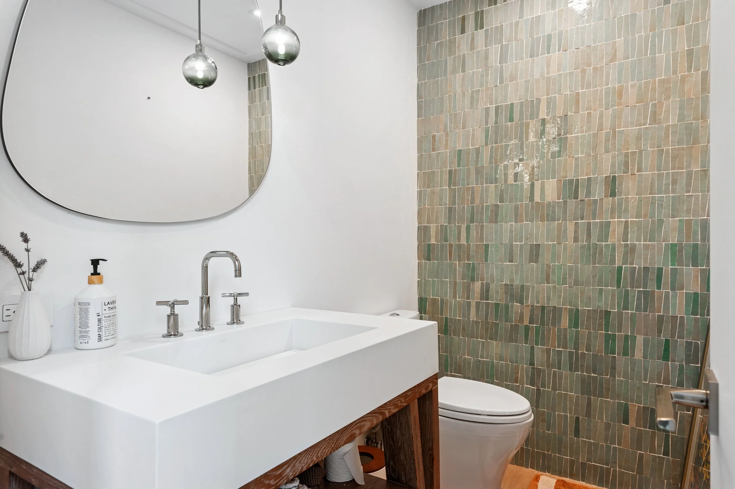 19-799 Halsey Ln, Water Mill-Bath RM-11.jpg