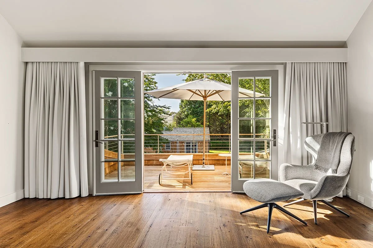 675_PaulsLane_Bridgehampton-PrimaryBedroom2.jpg