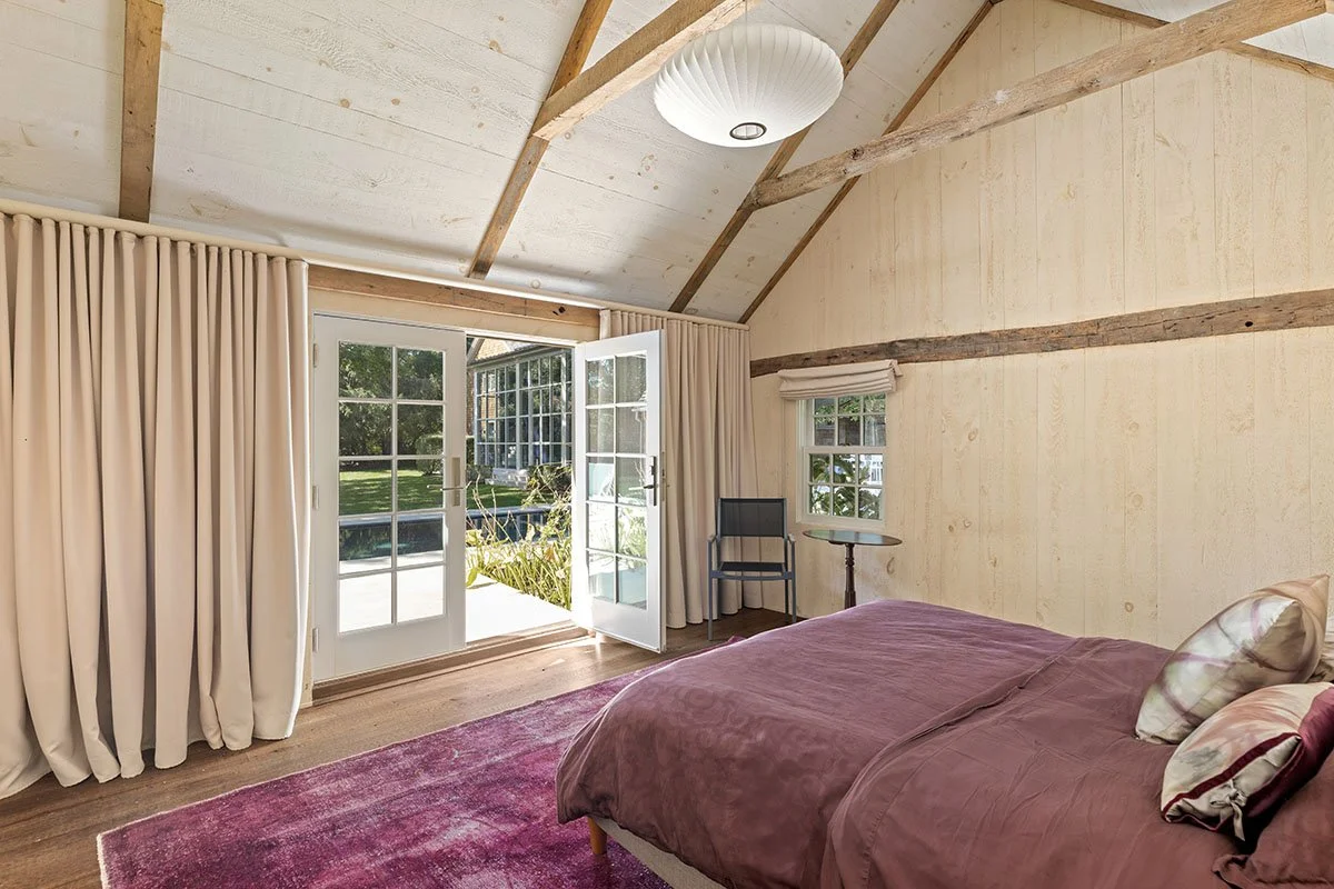 675_PaulsLane_Bridgehampton-GuestCottage-Bedroom2.jpg