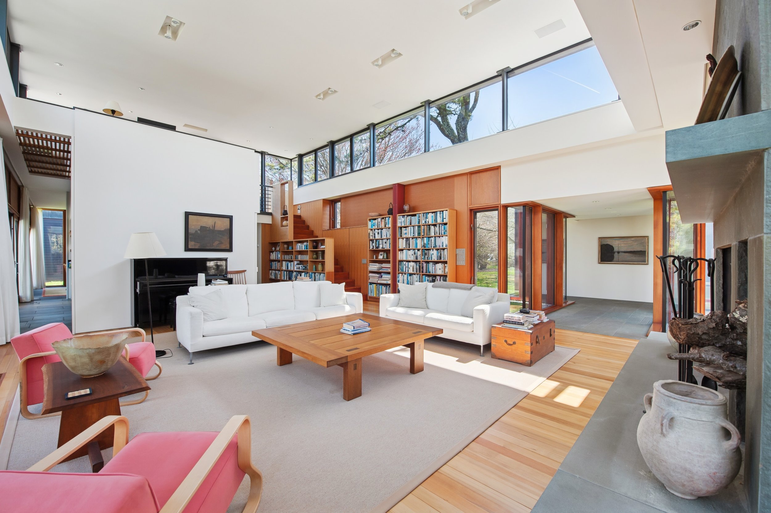 22-3 Eel Cove Rd East Hampton Liv RM-01.jpg