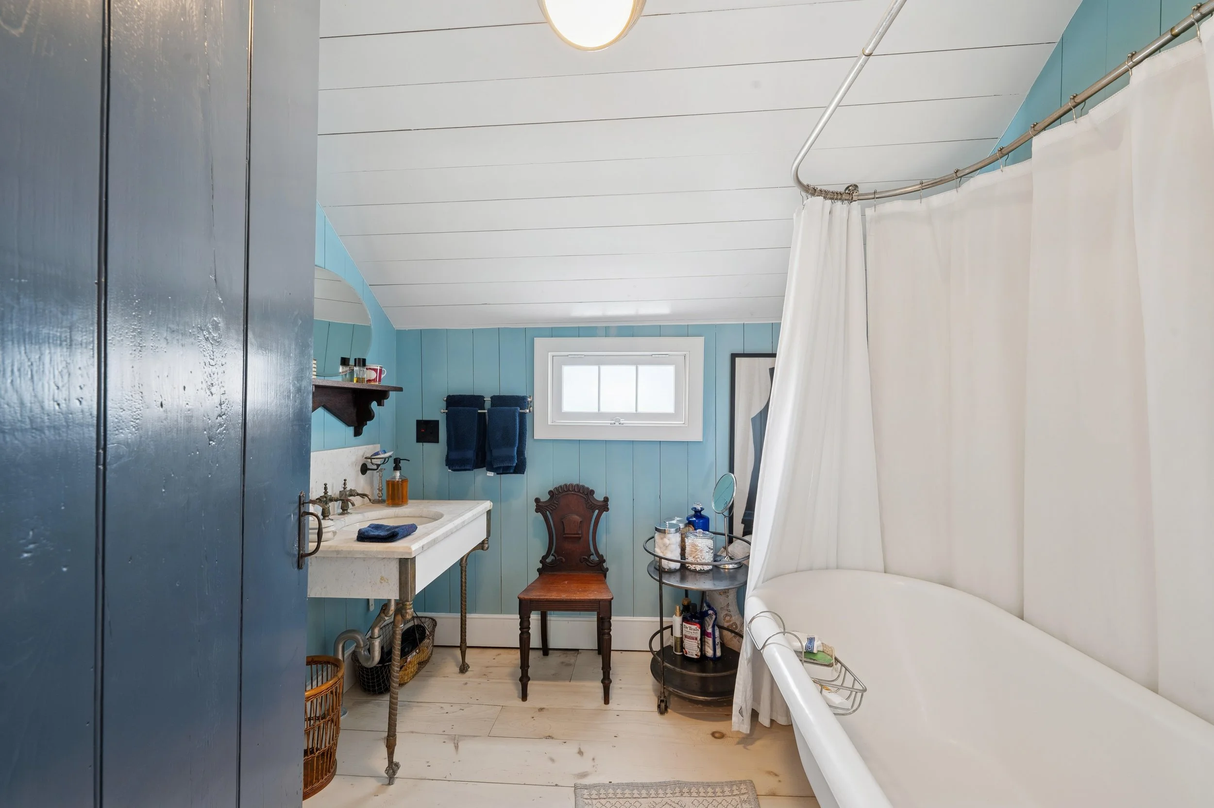 27-96 Madison St Sag Harbor 8898 Bathroom.jpg