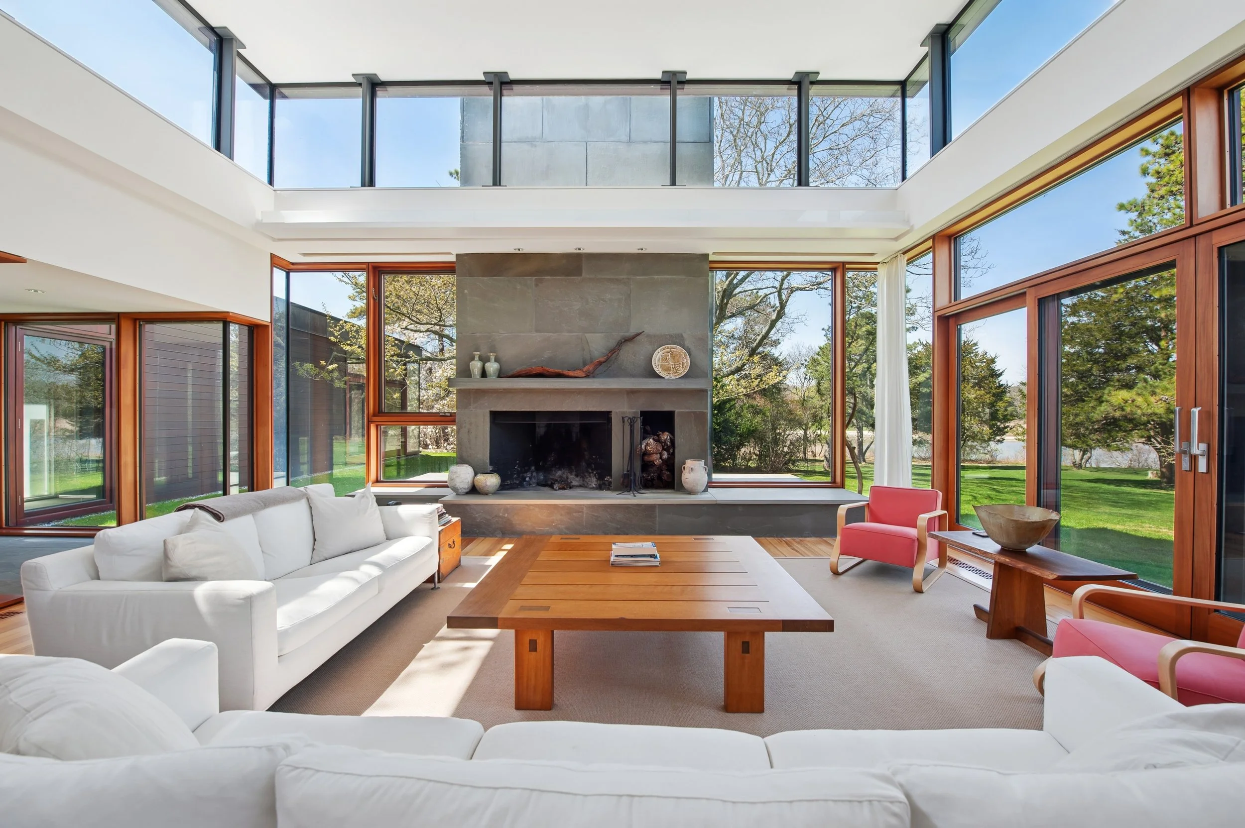 21-3 Eel Cove Rd East Hampton Liv RM-06.jpg