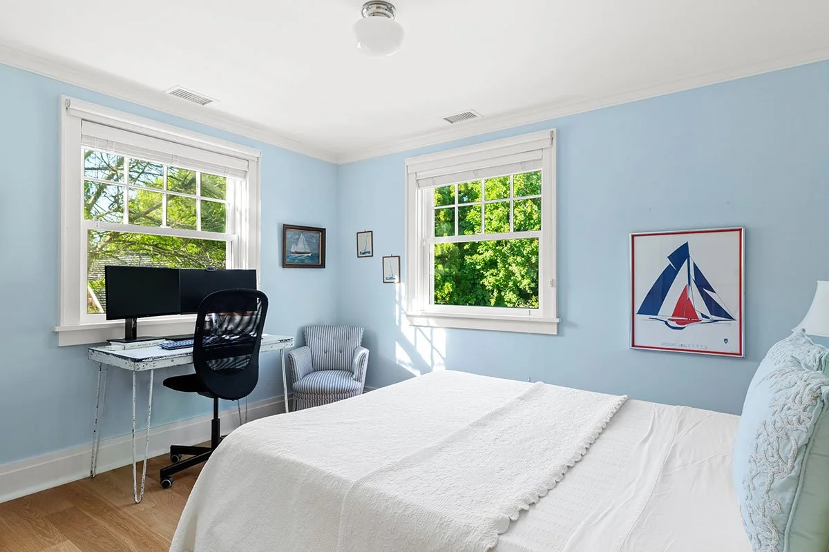 15_HitherLane_EastHampton-GuestBed5.jpg