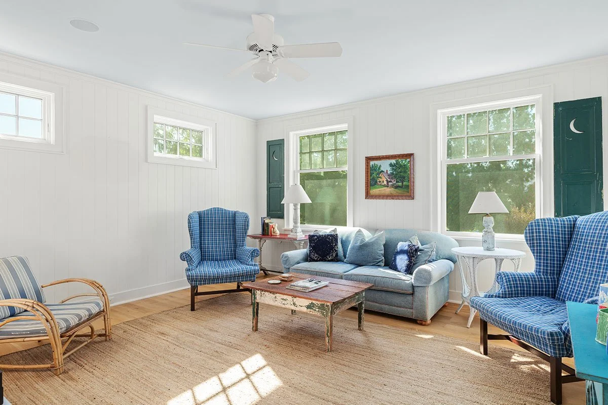15_HitherLane_EastHampton-Den.jpg