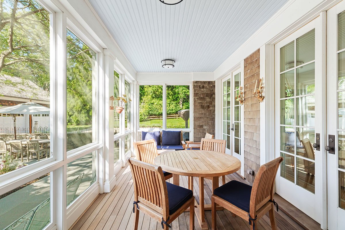 15_HitherLane_EastHampton-ScreenedPorch.jpg