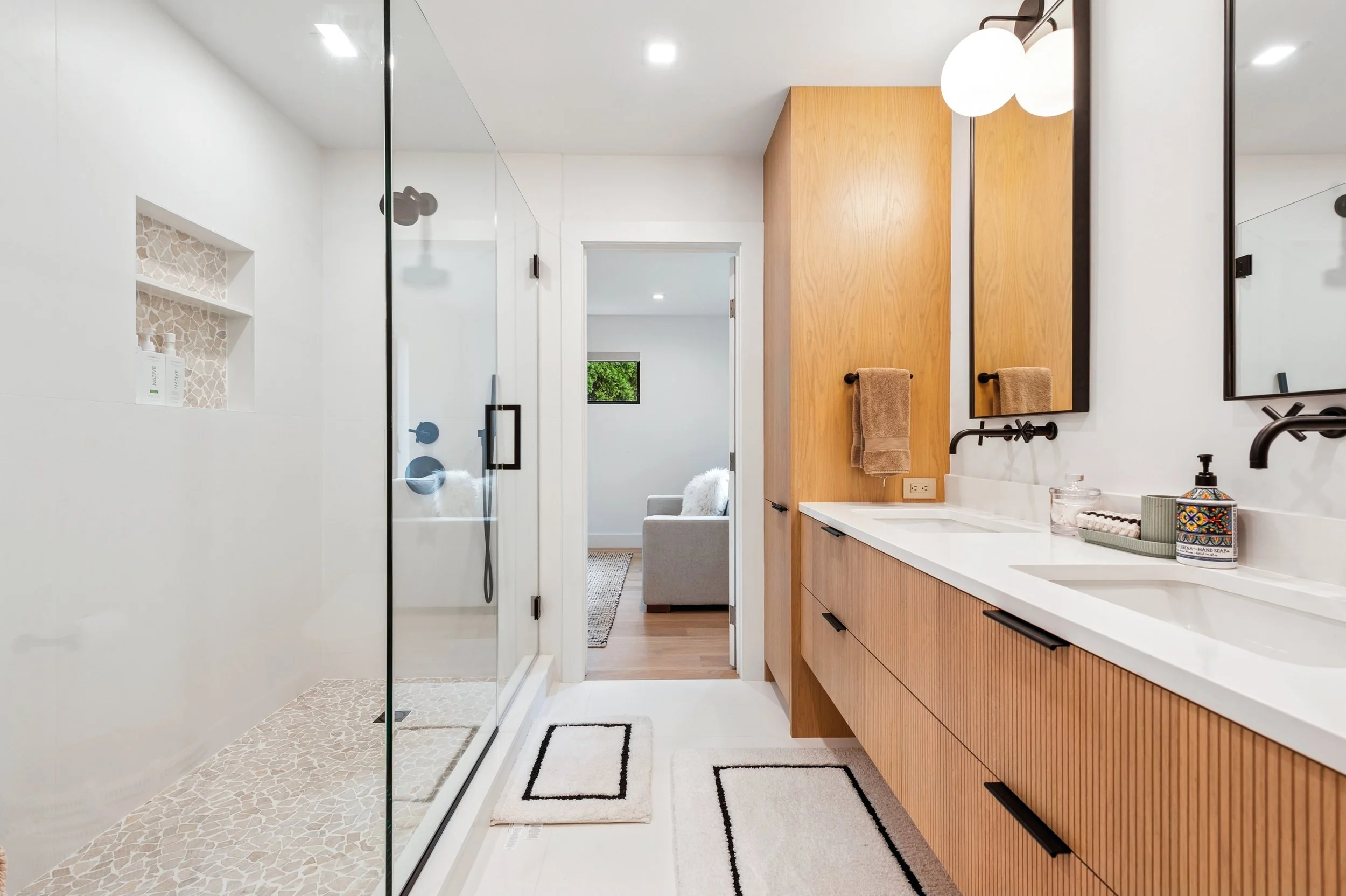 20-799 Halsey Ln, Water Mill-Bath RM-16.jpg