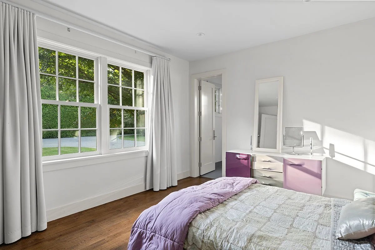 675_PaulsLane_Bridgehampton-GuestBedroom1.jpg