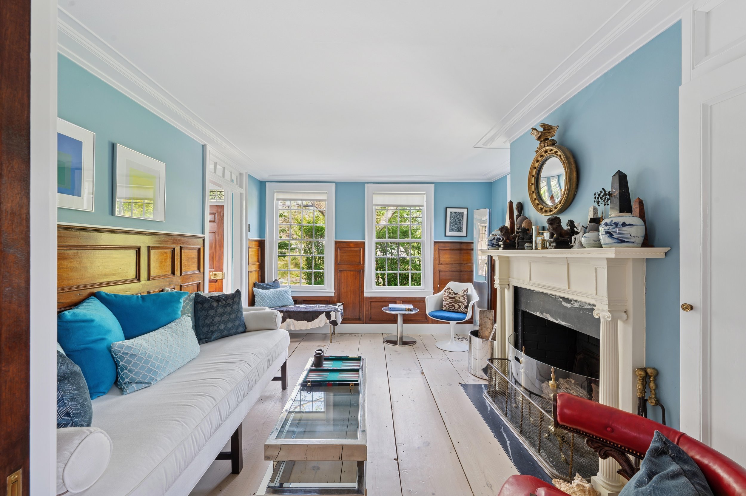 13-96 Madison St Sag Harbor 8832 LivingRoom.jpg