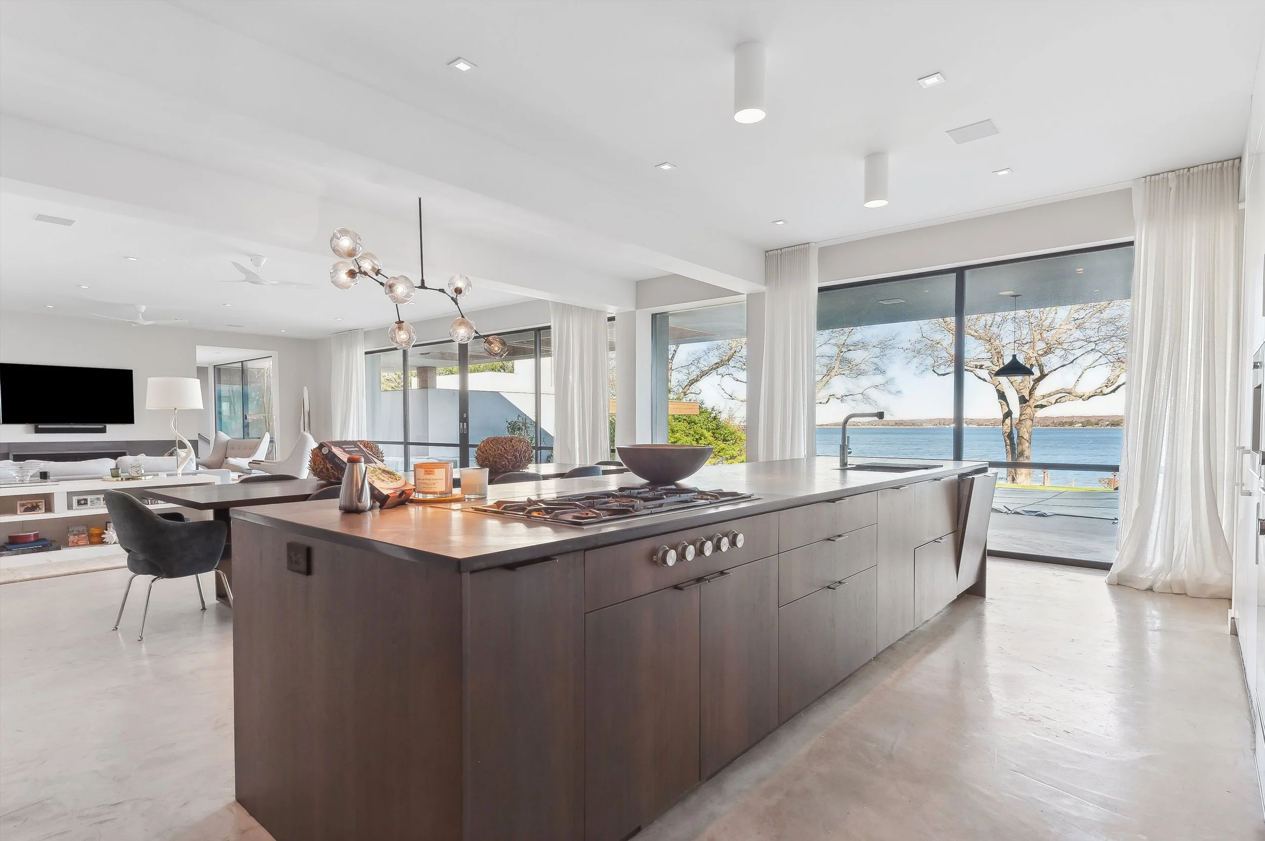 27-90 Oyster Shores Rd, East Hampton-Kitchen1.jpg