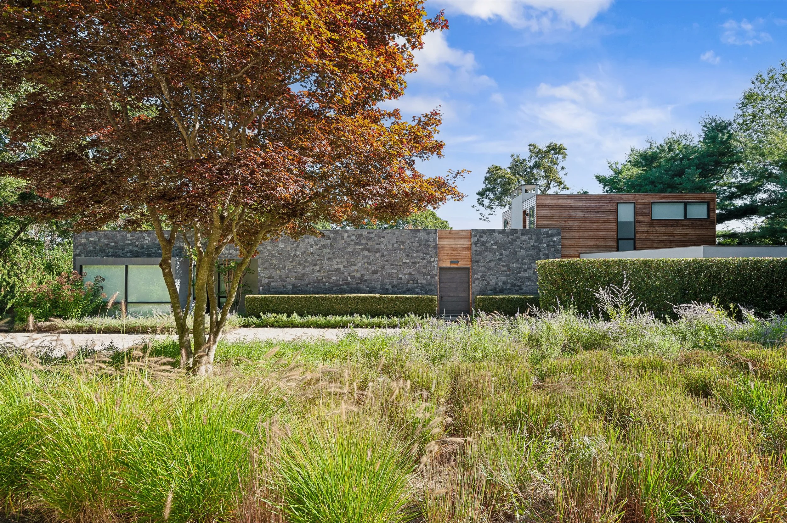 07-90 Oyster Shores Rd, East Hampton-Front2.jpg