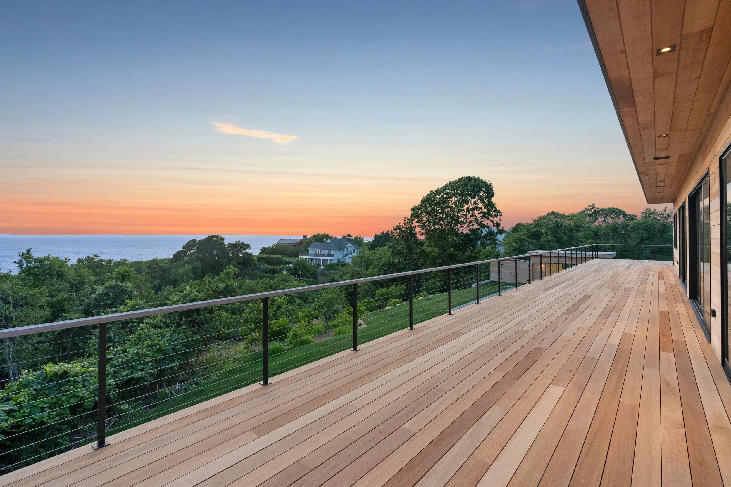 15_NorthNeckLane_Montauk-Terrace_WEB.jpg