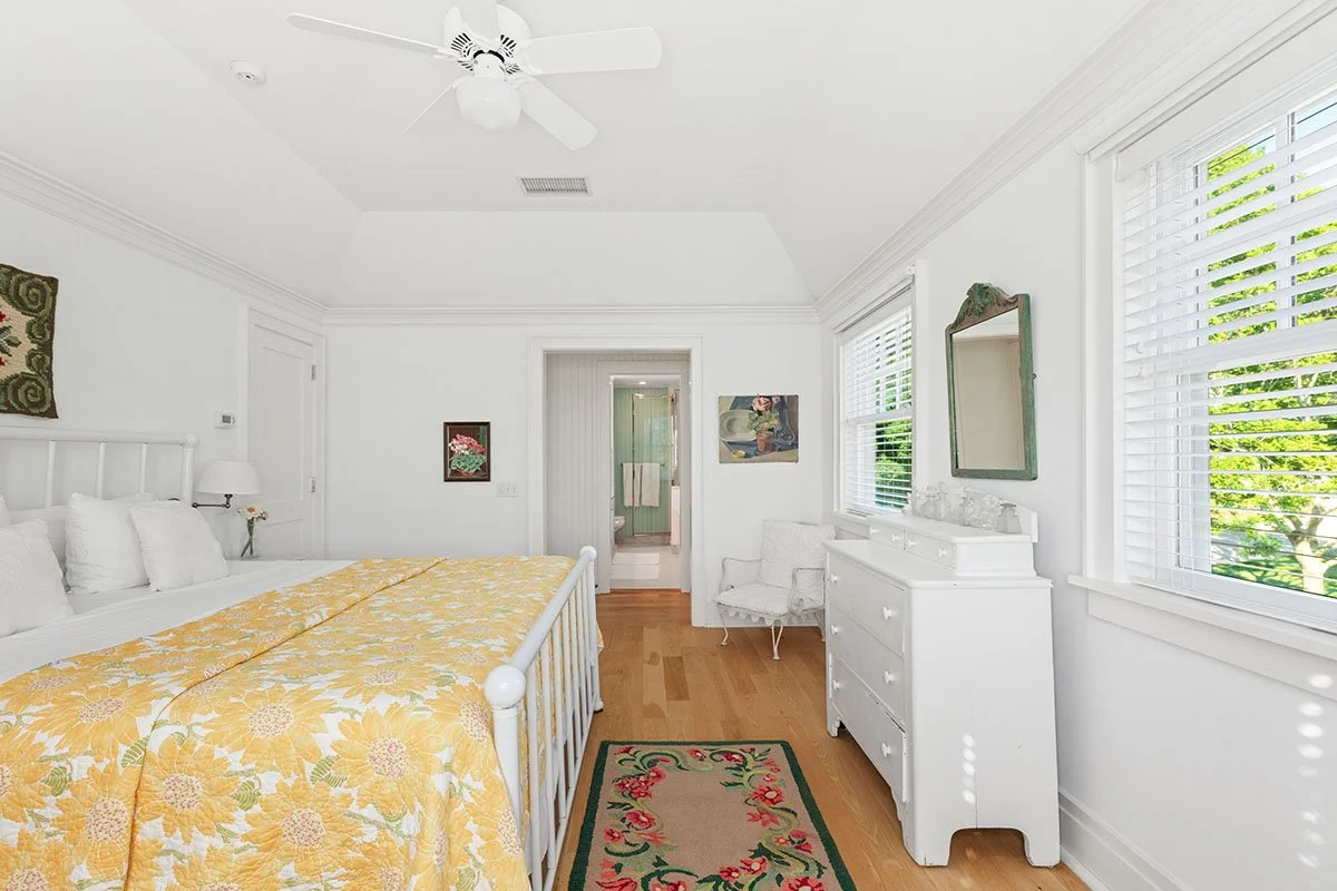 15_HitherLane_EastHampton-PrimaryBed2.jpg