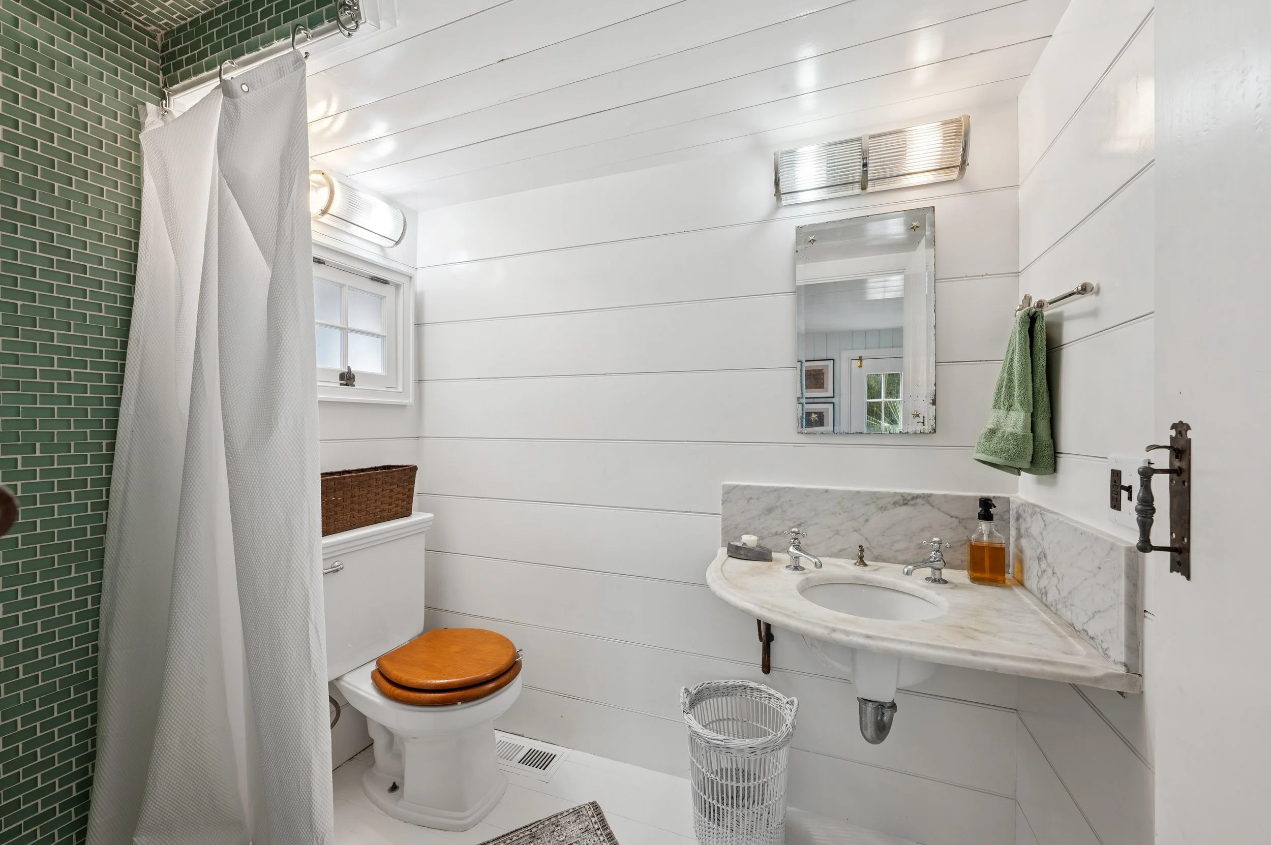 23-96 Madison St Sag Harbor 8878 Bathroom.jpg