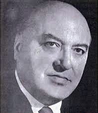 Schwarz-Weiß-Foto eines Mannes in formeller Kleidung